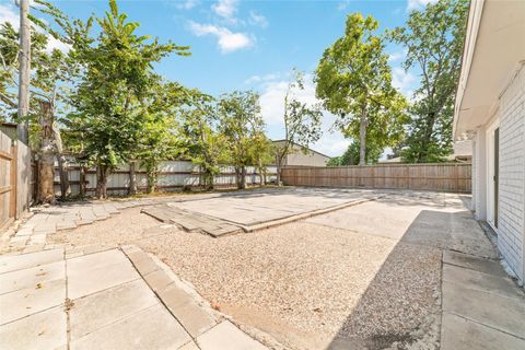 Tiny photo for 6111 Westbranch Drive, Houston, TX 77072 (MLS # 44356082)