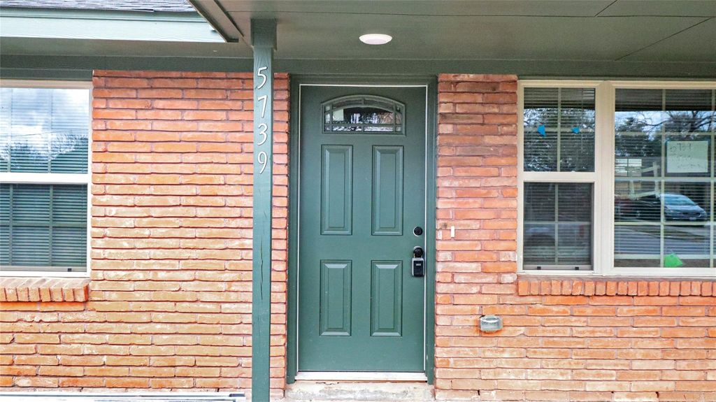 Photo of 5739 Turtle Creek Road, Houston, TX 77017 (MLS # 4586578)