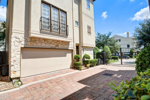 Photo of 2731 Sherwin Street, Houston, TX 77007 (MLS # 11235021)