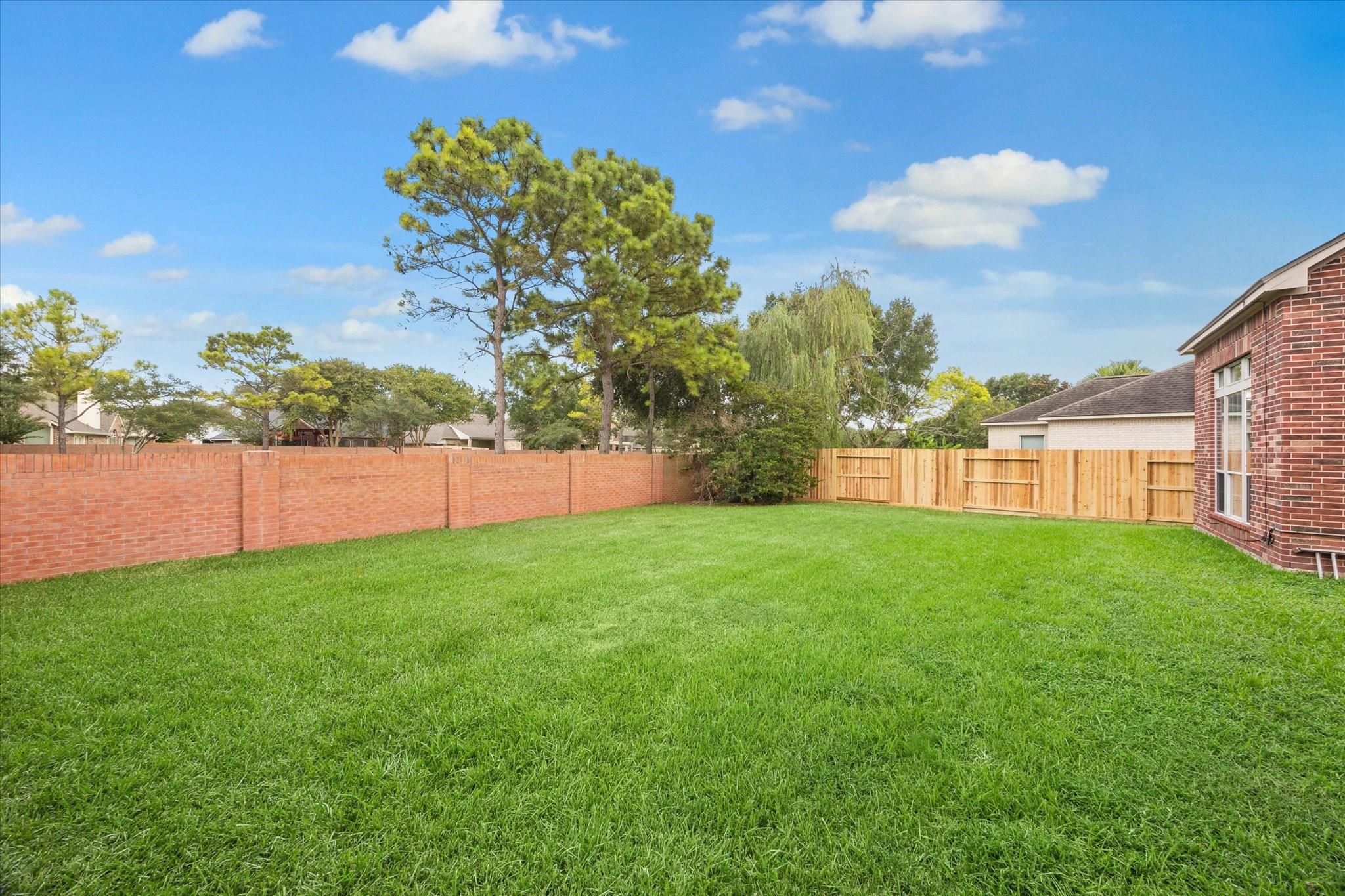 11404 Island Manor Street