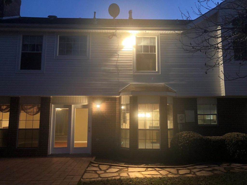 Photo of 819 Fern Springs Court, Houston, TX 77062 (MLS # 71557856)