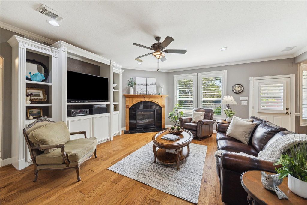 Photo of 8206 Shoregrove Drive, Houston, TX 77346 (MLS # 62855423)