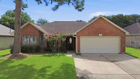Photo of 707 Laurel Grove Lane, Pearland, TX 77584 (MLS # 86478238)