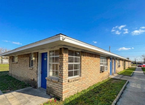 Multifamily For Rent - 5602 Hirsch Road<br/> Houston, TX 77026