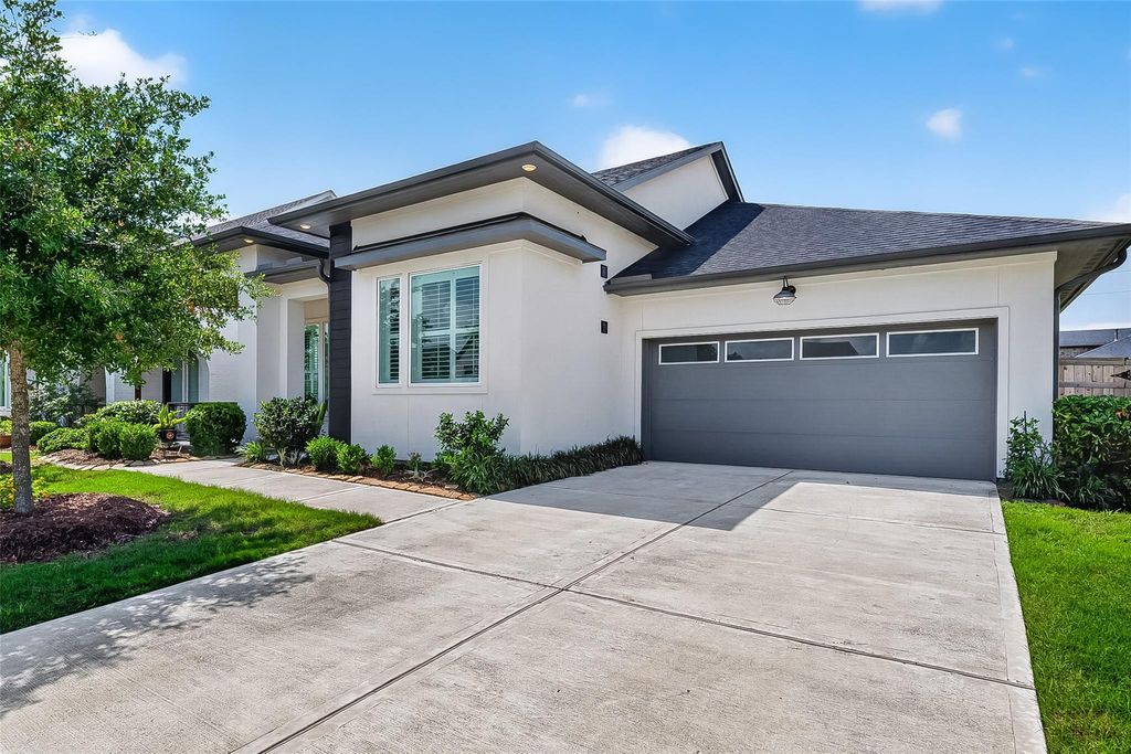 Photo of 28919 Harbor Springs Court, Fulshear, TX 77441 (MLS # 36467103)