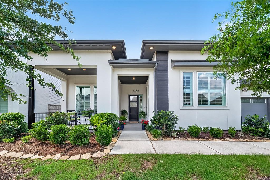 Photo of 28919 Harbor Springs Court, Fulshear, TX 77441 (MLS # 36467103)