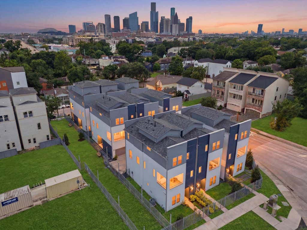 Photo of 1804 Elysian Street St, Houston, TX 77026 (MLS # 86814654)