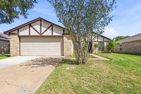Photo of 10107 Limewood Lane, Sugar Land, TX 77498 (MLS # 10967213)