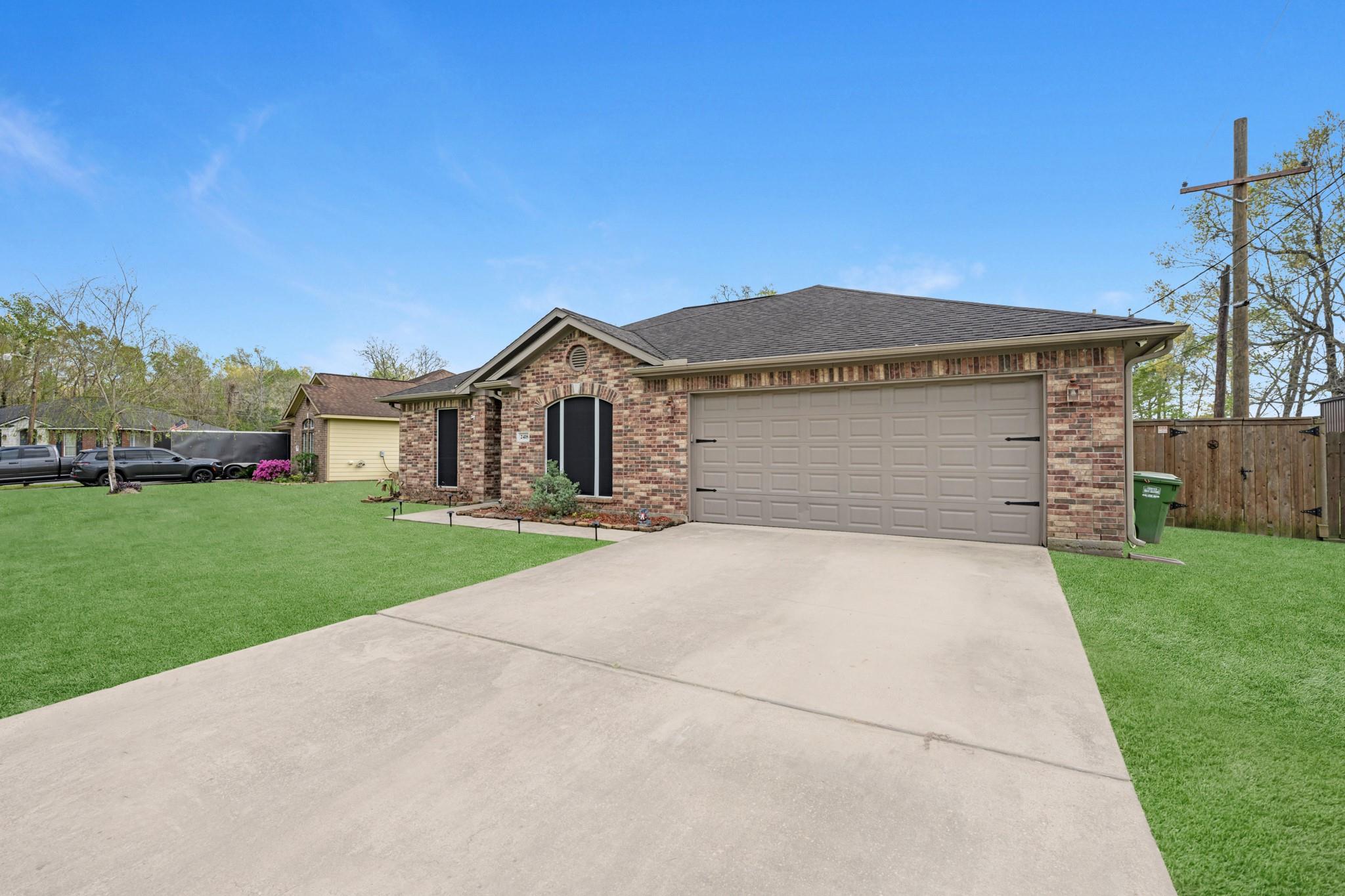 2418 Hollywood Avenue