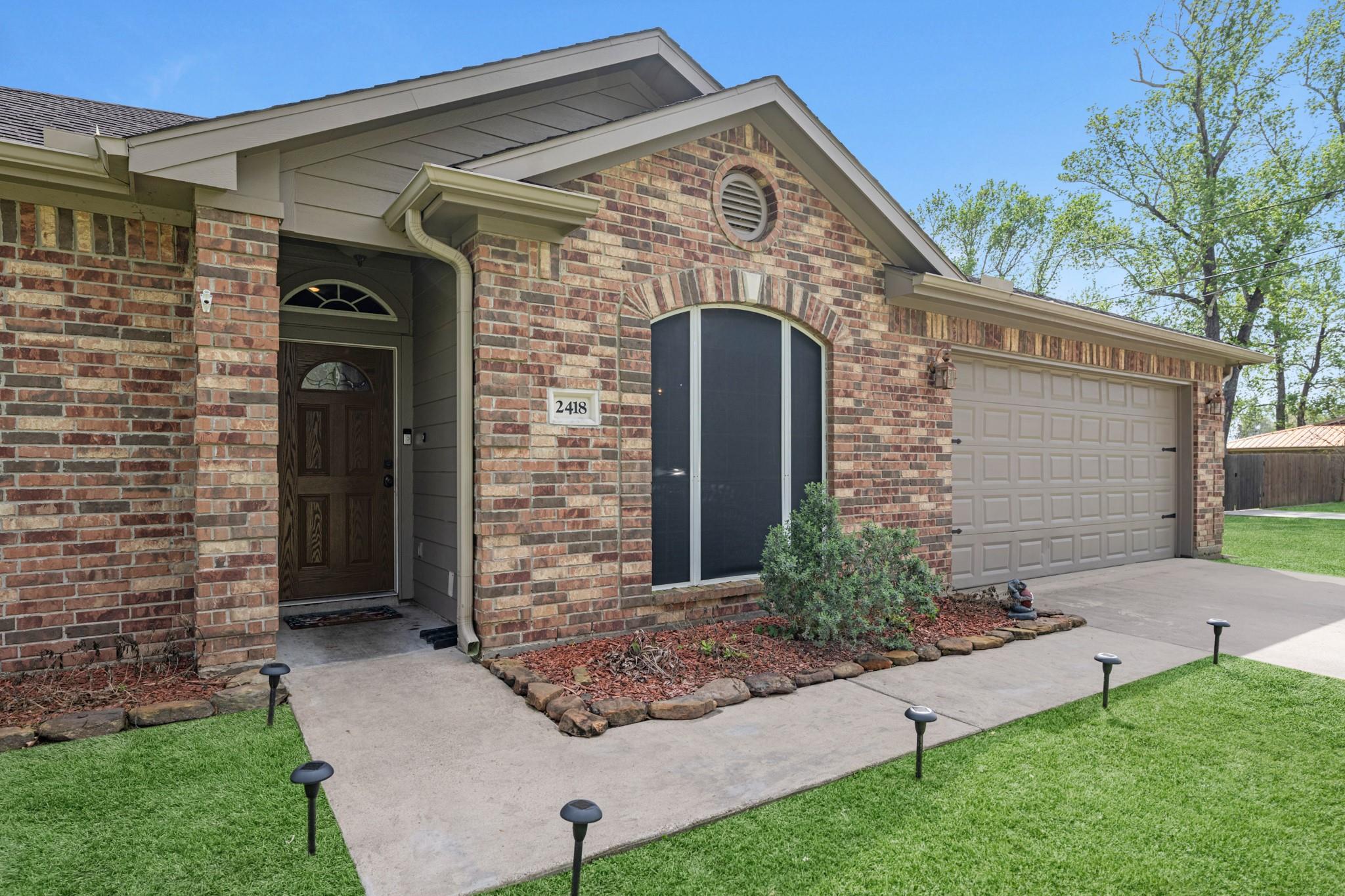 2418 Hollywood Avenue