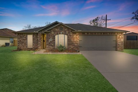 2418 Hollywood Avenue Liberty TX 77575