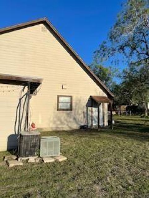 Photo of 308 Graham Road, Kenedy, TX 78119 (MLS # 25592099)