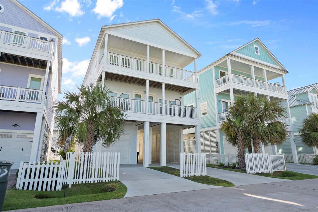 Photo of 3807 Neptune, Galveston, TX 77554 (MLS # 3775478)