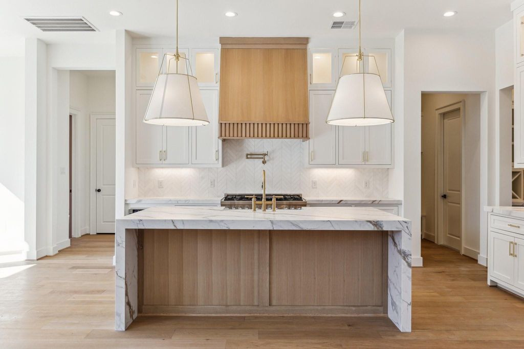 Photo of 1248 Chamboard Lane, Houston, TX 77018 (MLS # 97291827)