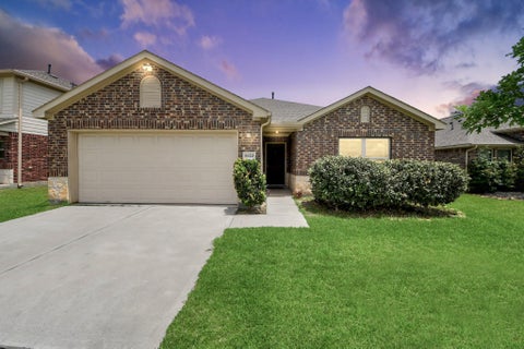 Homes For Sale - 8620 Havana Drive<br/> Texas City, TX 77591