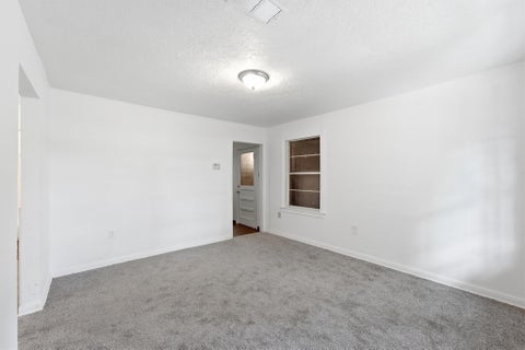 2264557839