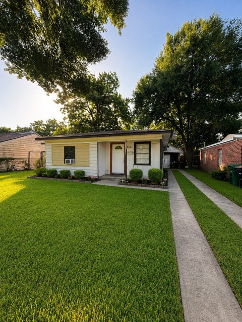 Photo of 8141 Garland Street, Houston, TX 77017 (MLS # 85037414)