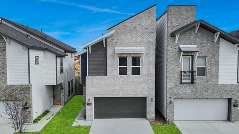 Photo of 5812 Francis Oak Place, Houston, TX 77091 (MLS # 60791097)