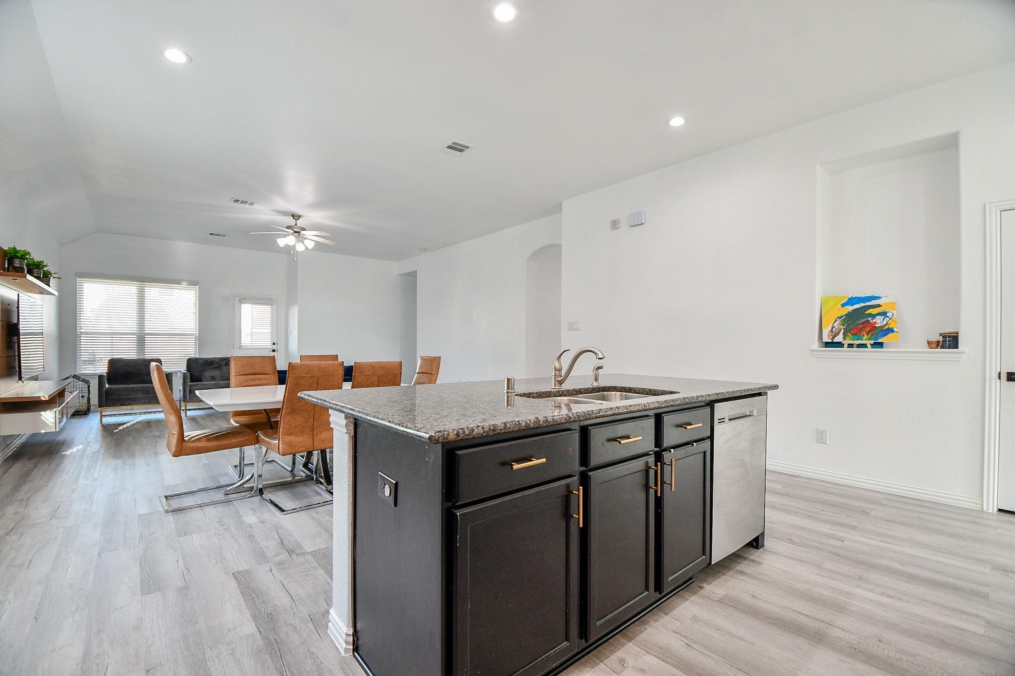 Rosharon, Texas 77583, United States, 4 Bedrooms Bedrooms, ,2 BathroomsBathrooms,Residential,Active,210156