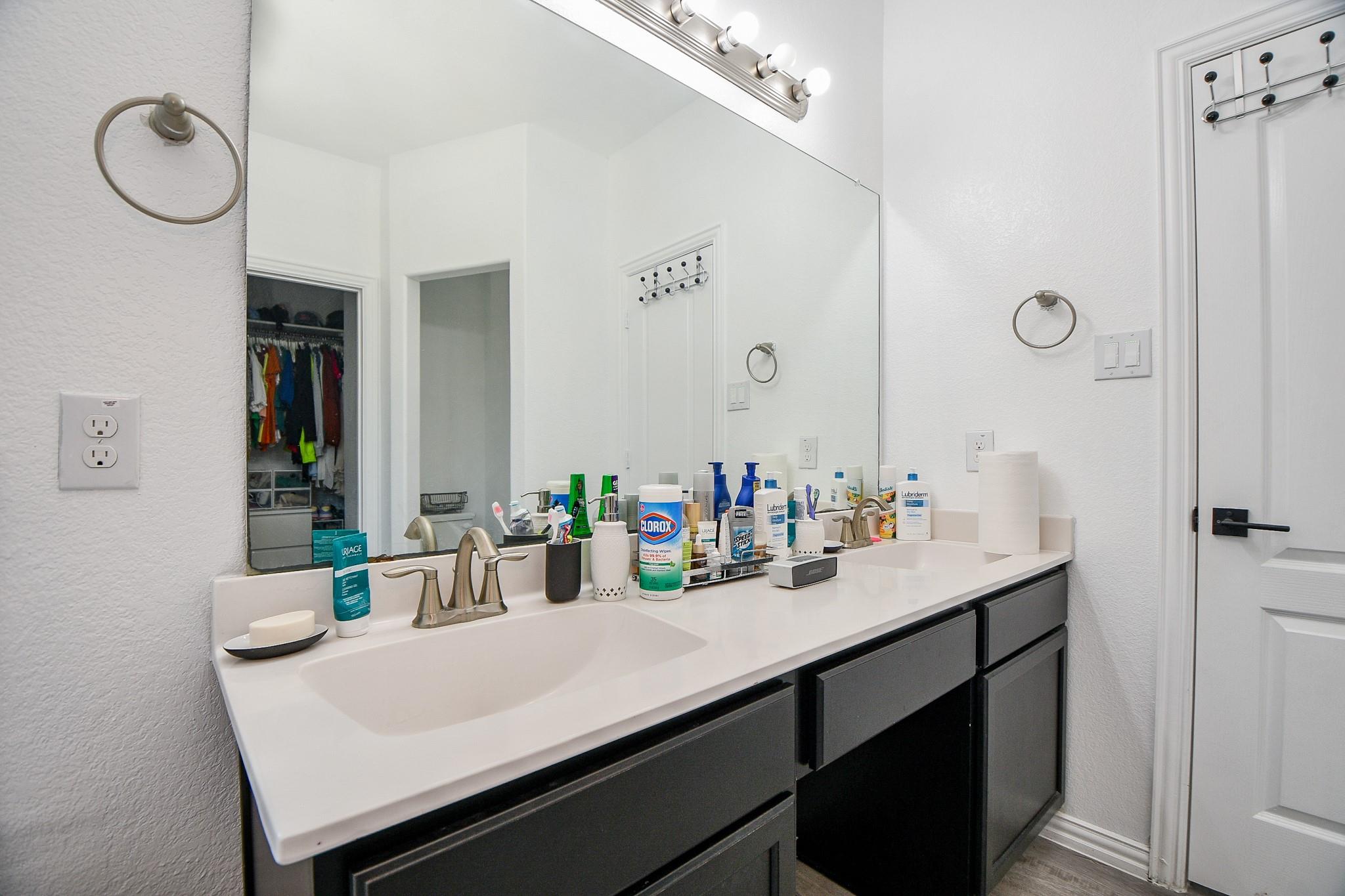 Rosharon, Texas 77583, United States, 4 Bedrooms Bedrooms, ,2 BathroomsBathrooms,Residential,Active,210156