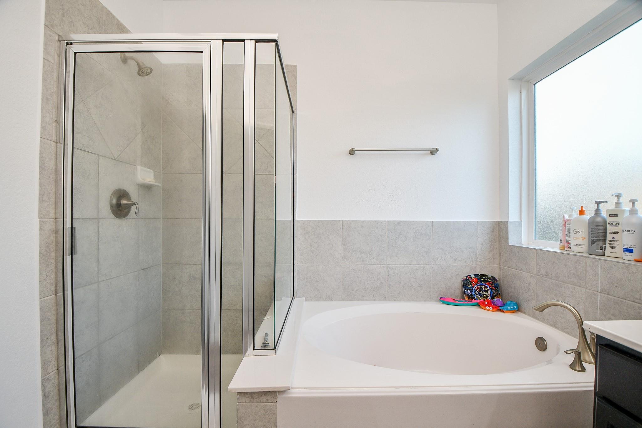 Rosharon, Texas 77583, United States, 4 Bedrooms Bedrooms, ,2 BathroomsBathrooms,Residential,Active,210156