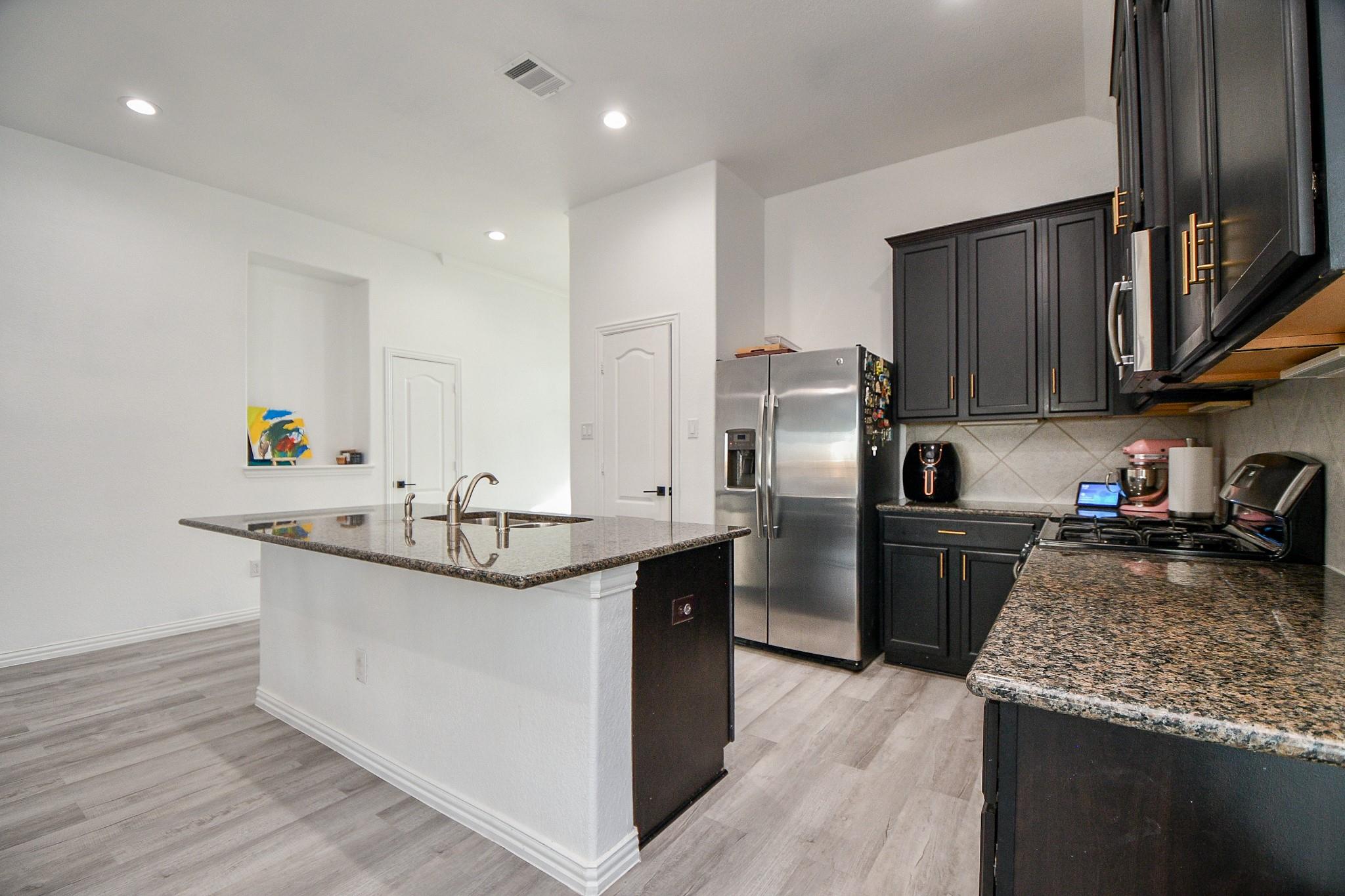 Rosharon, Texas 77583, United States, 4 Bedrooms Bedrooms, ,2 BathroomsBathrooms,Residential,Active,210156