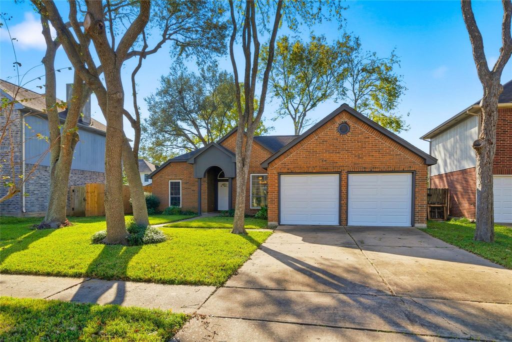 Photo of 16531 Tranquil Drive, Sugar Land, TX 77498 (MLS # 928103)