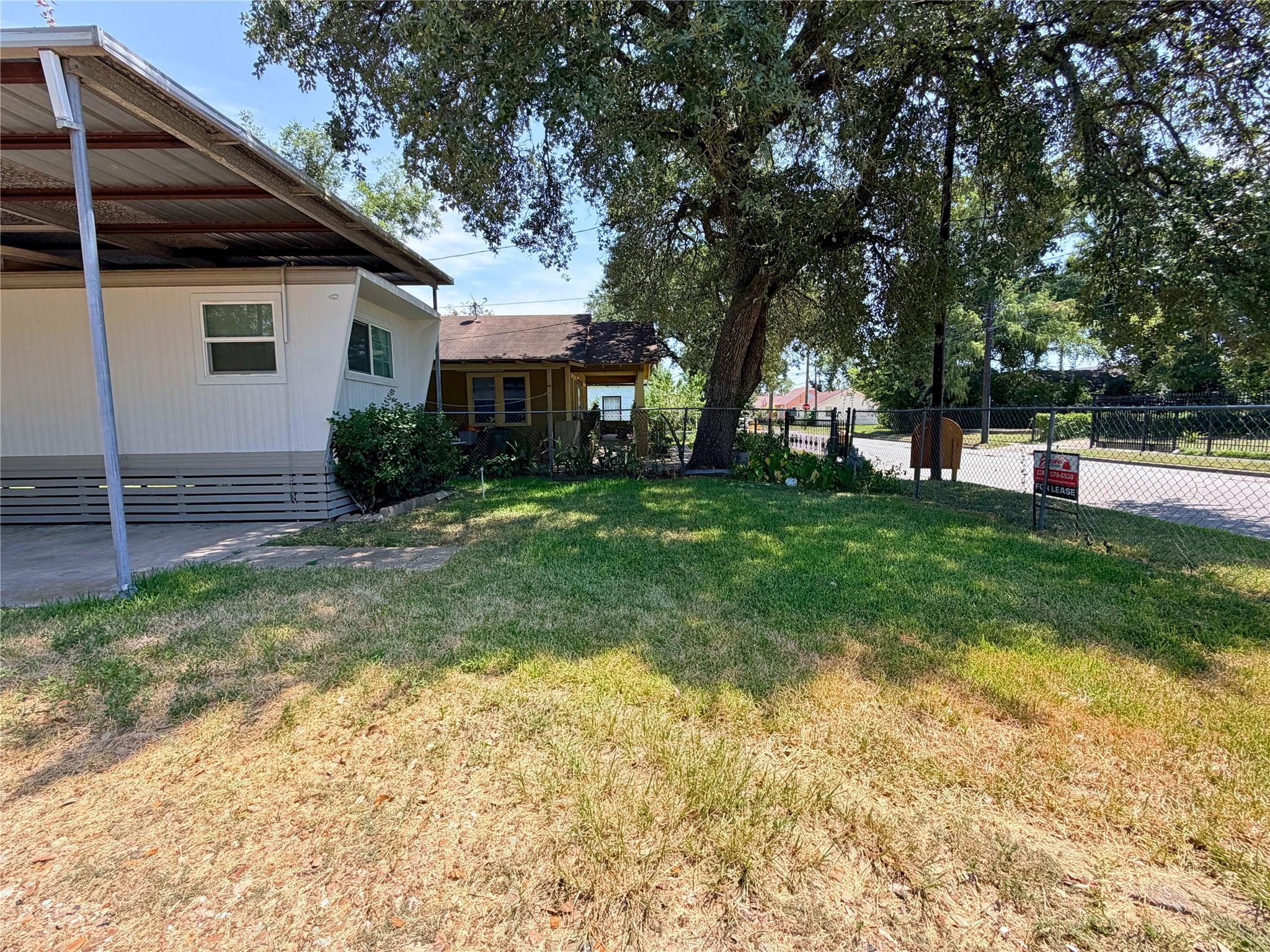 310 E Jack Street