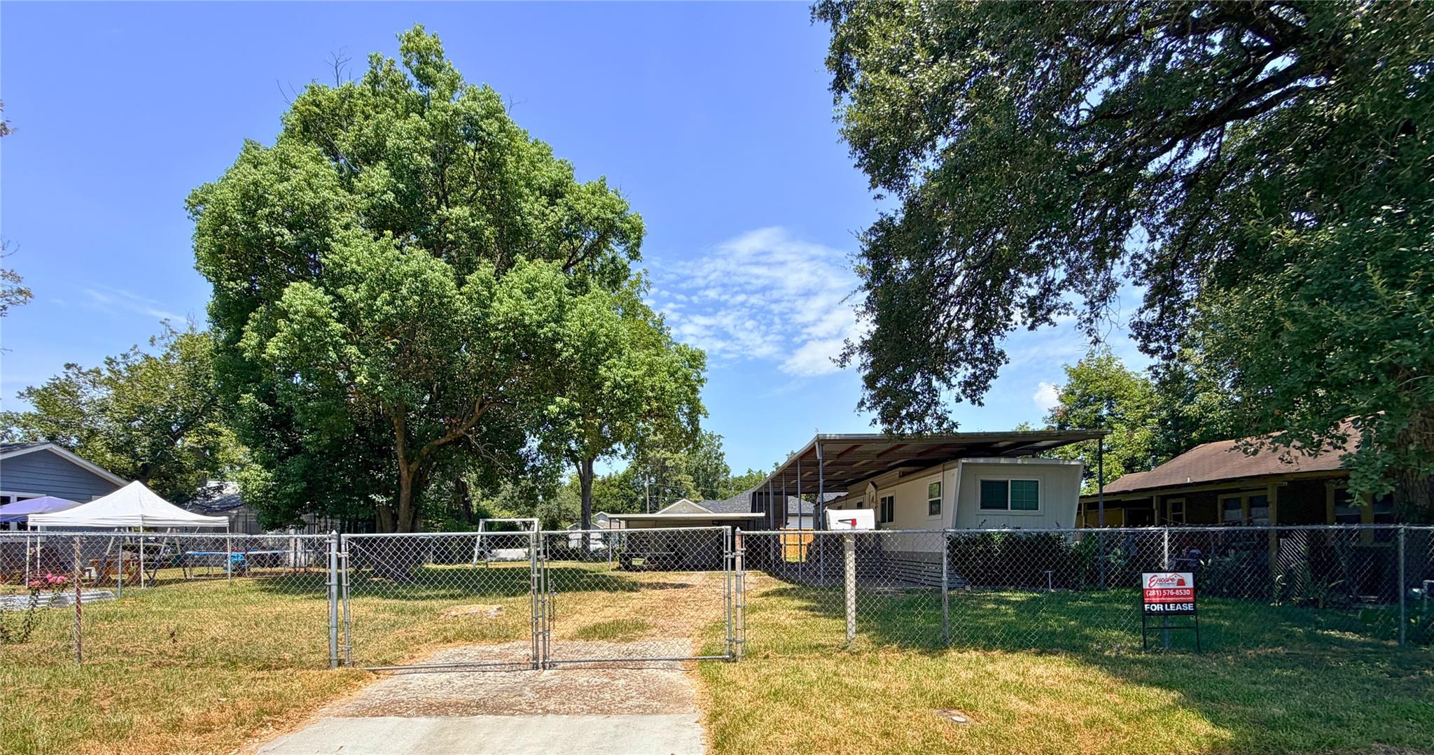 310 E Jack Street