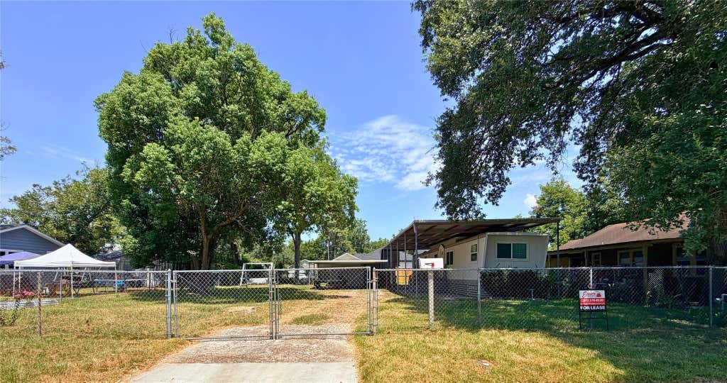 Photo of 310 E Jack Street, Baytown, TX 77520 (MLS # 35396530)