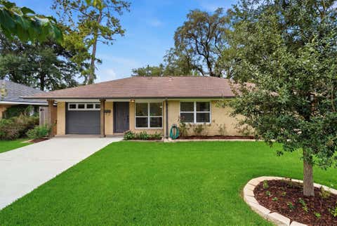 Photo of 2014 Woodcrest Drive, Houston, TX 77018 (MLS # 15180101)