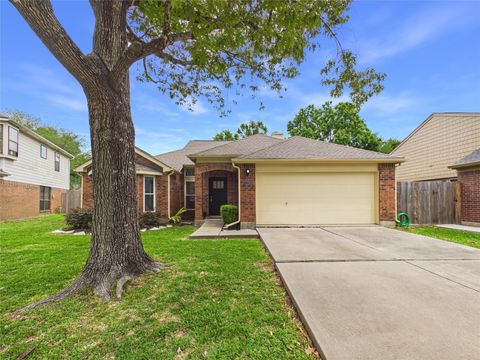 Photo of 1210 Berkeley Lake Lane, Houston, TX 77062 (MLS # 23138674)