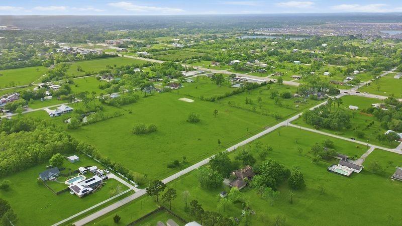 Lot 2 Avenue E