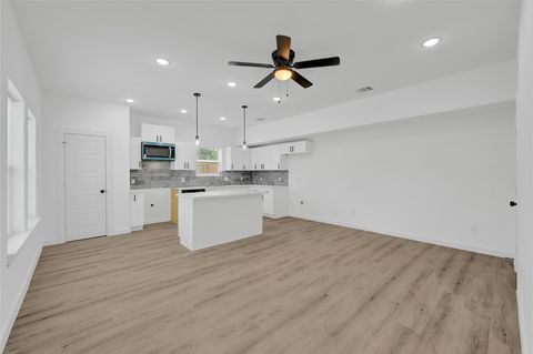 8021 Birmingham Street Houston TX 77028