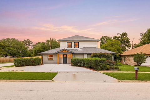 Photo of 10514 Emnora Lane, Houston, TX 77043 (MLS # 68203587)