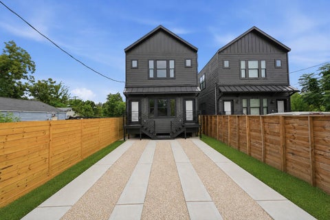 Photo of 218 E 37th Street #A, Houston, TX 77018 (MLS # 48260145)