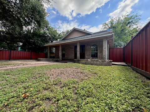 Photo of 4722 Woodside Street, Houston, TX 77023 (MLS # 66901090)