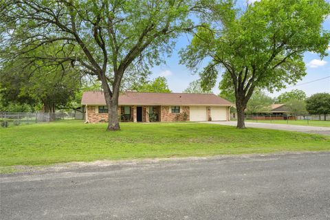 Homes For Sale - 130 Elm Street<br/> Flatonia, TX 78941