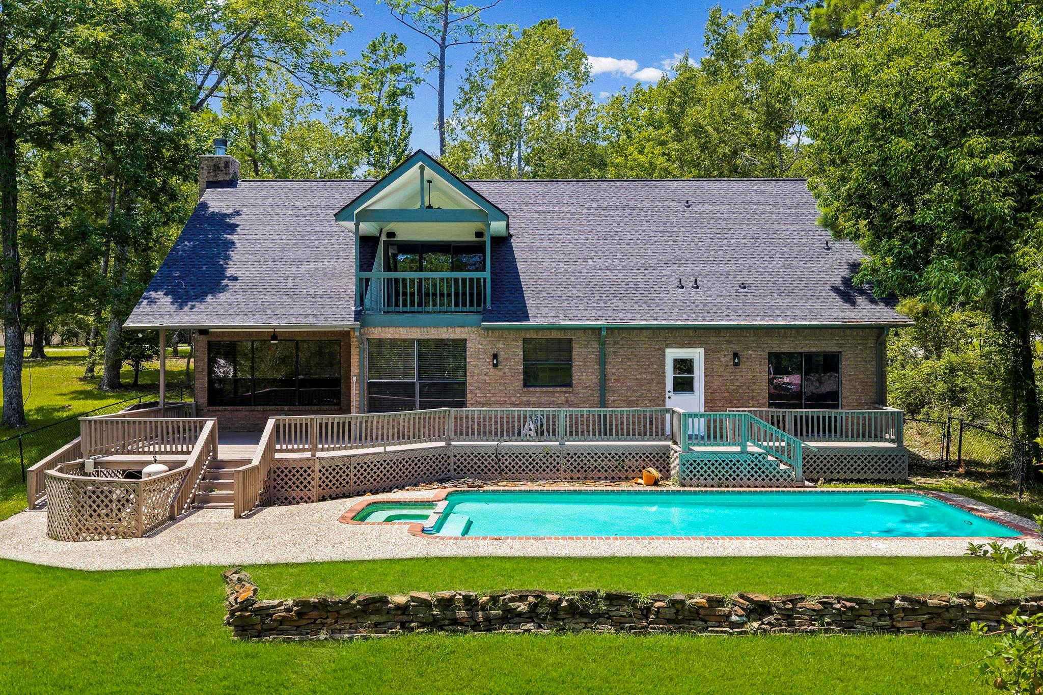 560 Lake Grove Drive