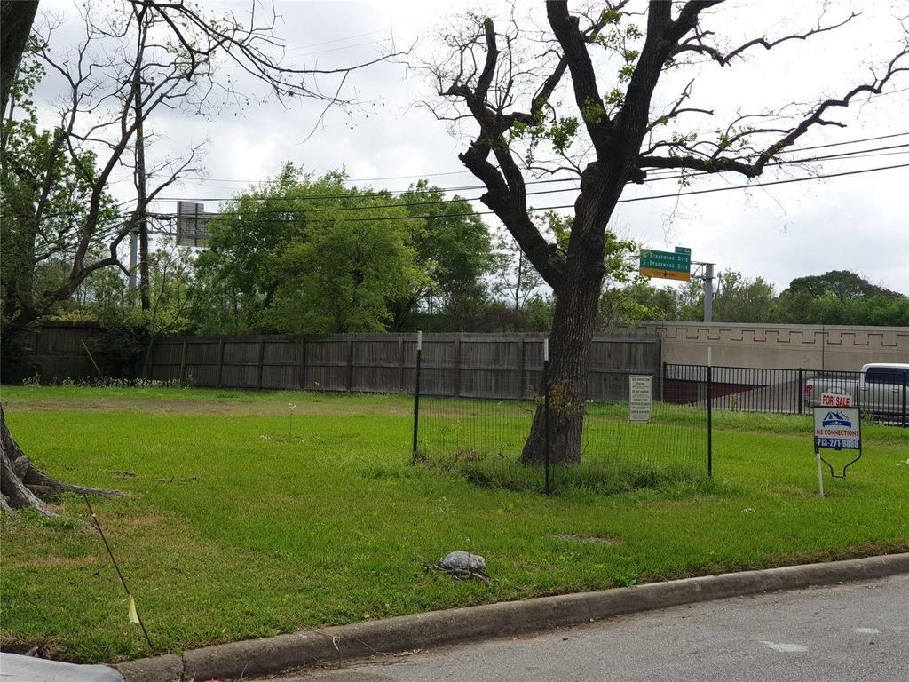 Photo of 4629 Maple Street, Bellaire, TX 77401 (MLS # 50743692)