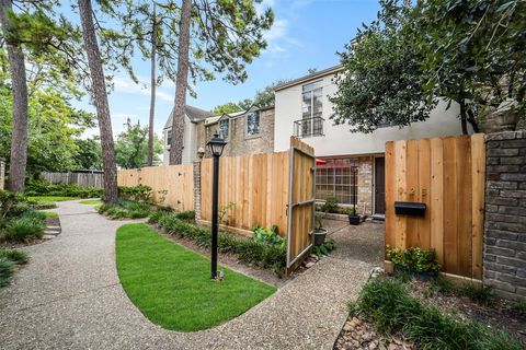Photo of 923 Wax Myrtle Lane, Houston, TX 77079 (MLS # 72547447)