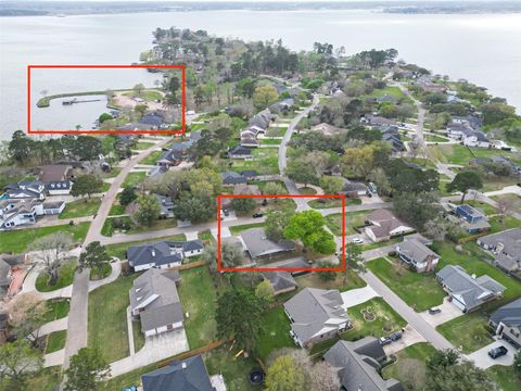 9818 Twin Shores Drive Willis TX 77318