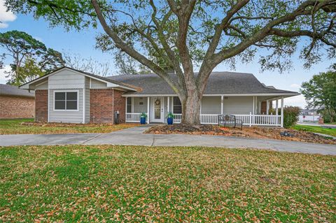 Photo of 9818 Twin Shores Drive, Willis, TX 77318 (MLS # 57174697)