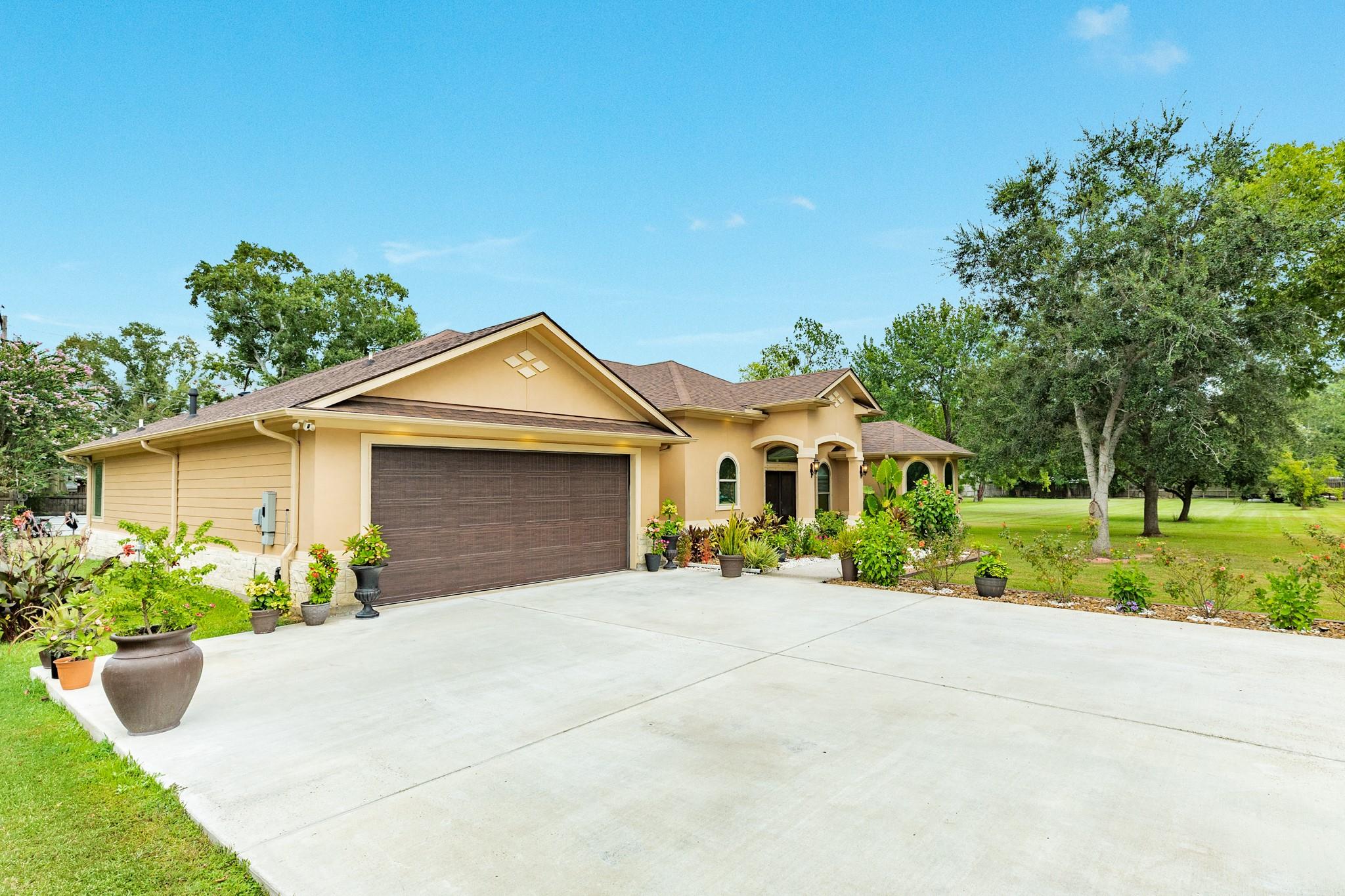 309 Hickman Ln