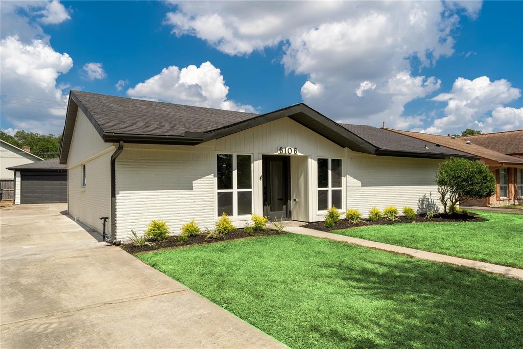Photo of 6106 Rutherglenn Drive, Houston, TX 77096 (MLS # 37705110)