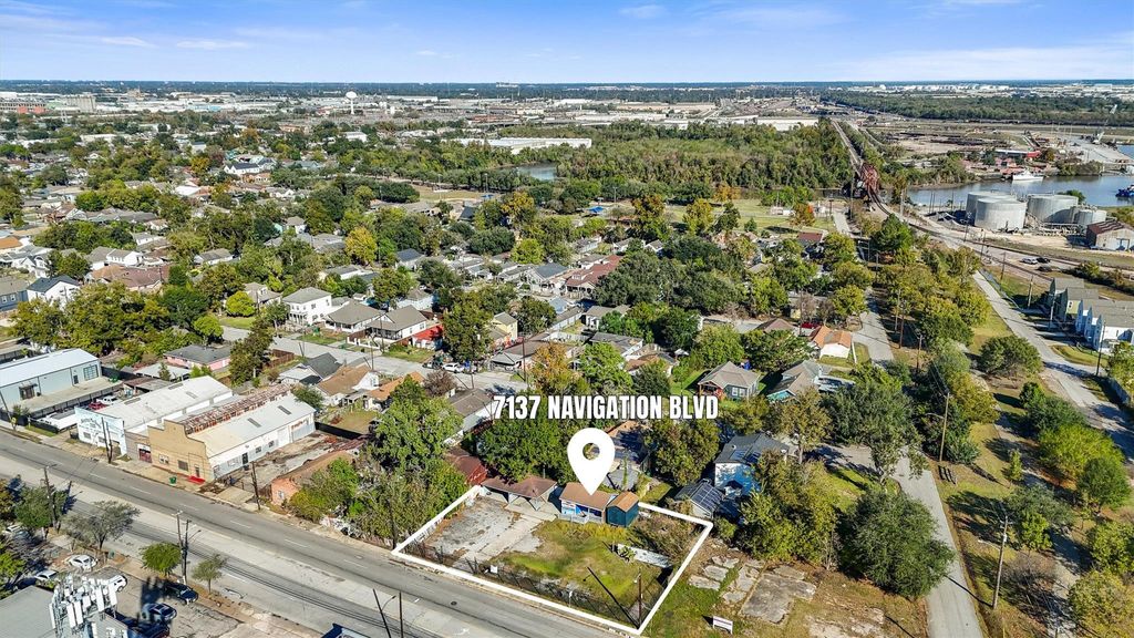 Photo of 7137 Navigation Boulevard, Houston, TX 77011 (MLS # 93456391)
