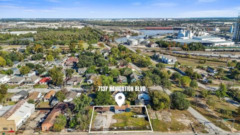 Photo of 7137 Navigation Boulevard, Houston, TX 77011 (MLS # 93456391)