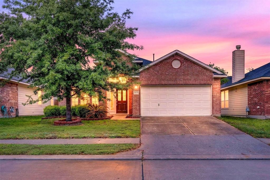 Photo of 11630 Forest Wind Lane, Houston, TX 77066 (MLS # 74666585)