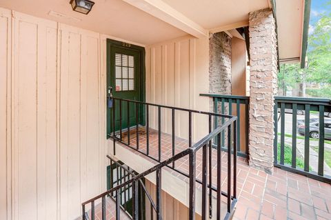 Tiny photo for 8229 Kingsbrook Road #229, Houston, TX 77024 (MLS # 10732661)