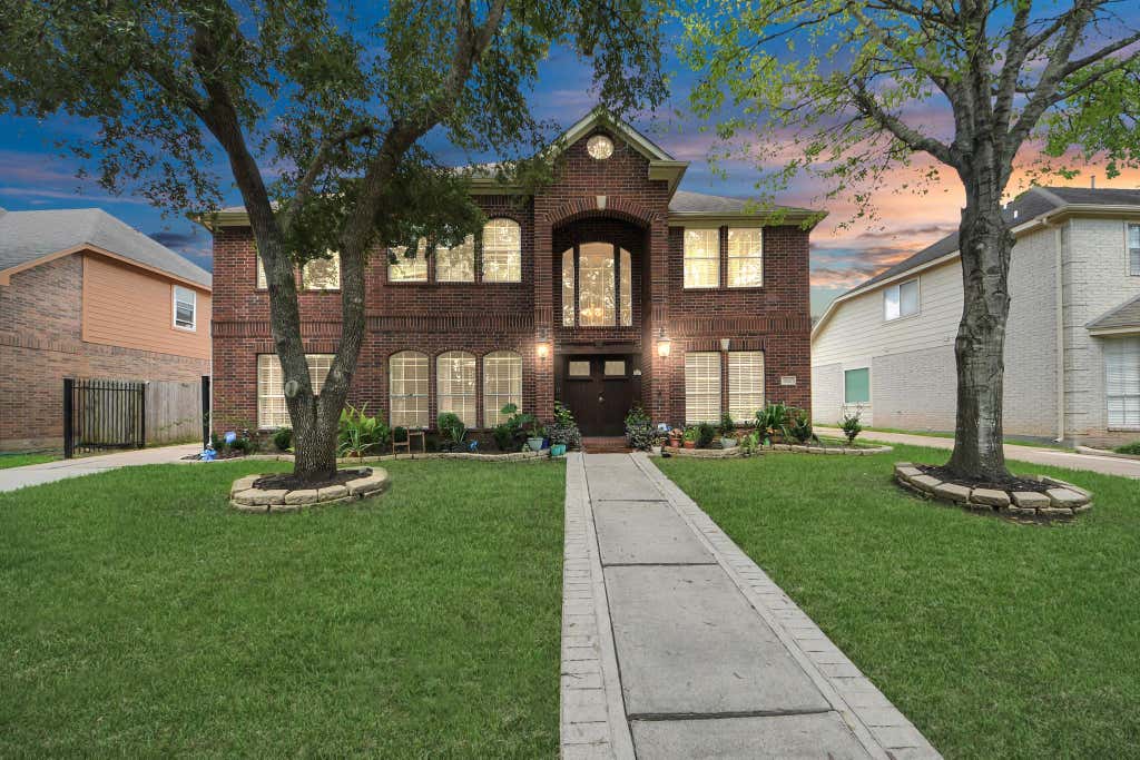 Photo of 922 Bayhill Drive, Sugar Land, TX 77479 (MLS # 91134653)